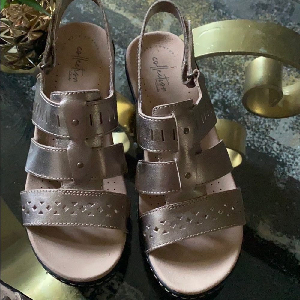 Woman sandals size 9 and 8.5